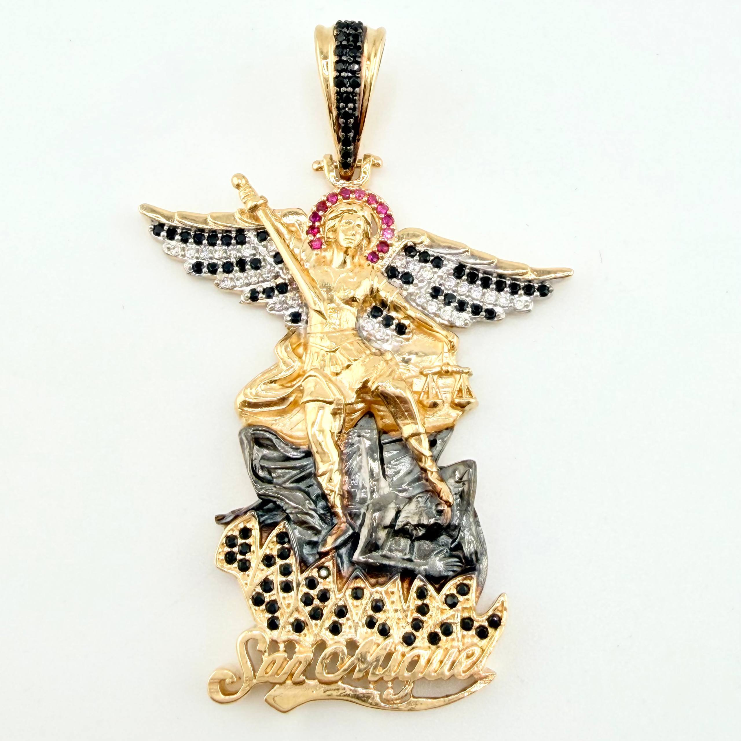 Dije San Miguel Arcangel 15.3gr / 5.5cm / Dos Oros Amarillo Blanco 18K ©