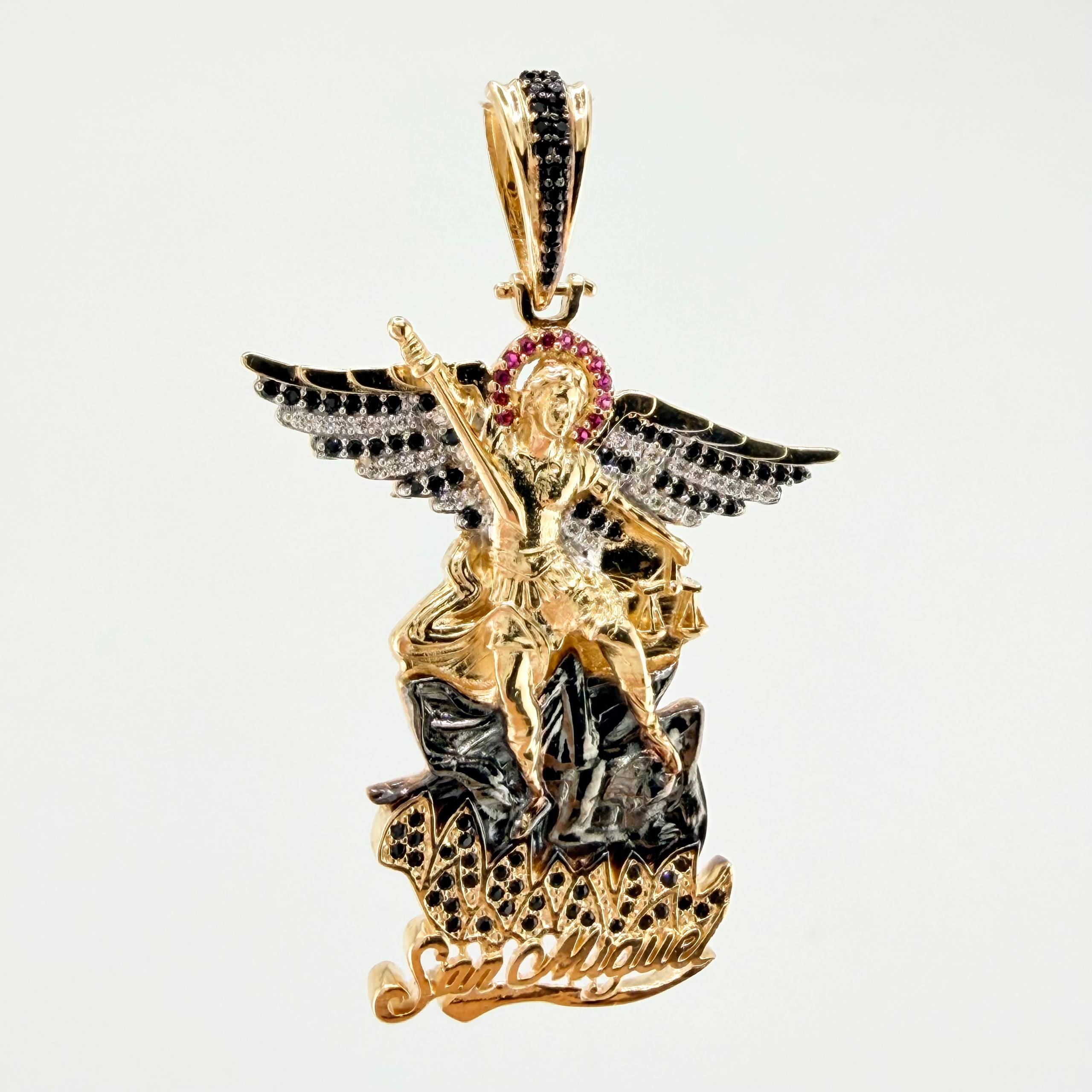 Dije San Miguel Arcangel 15.3gr / 5.5cm / Dos Oros Amarillo Blanco 18K ©
