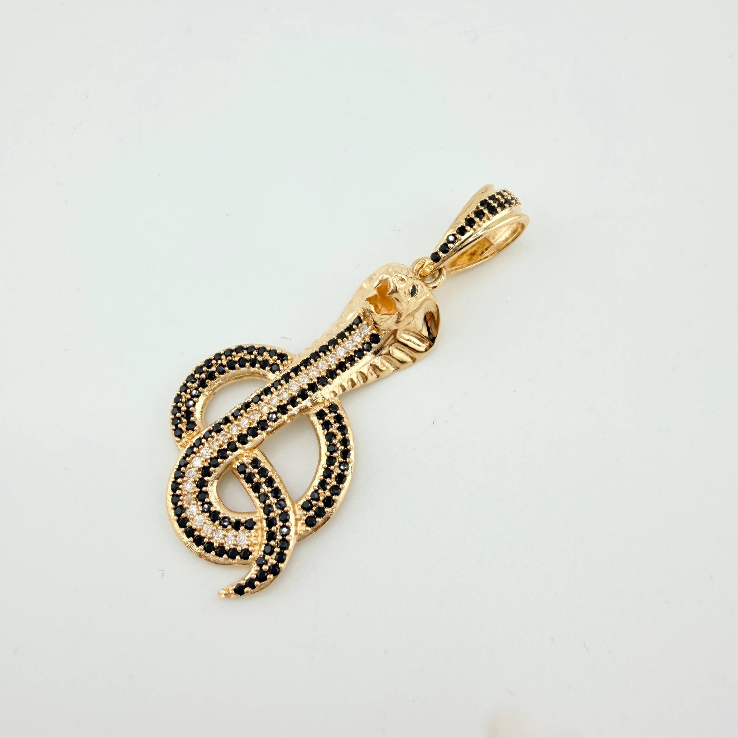 Dije Cobra 6gr / 4.8cm / Oro Amarillo 18K ©