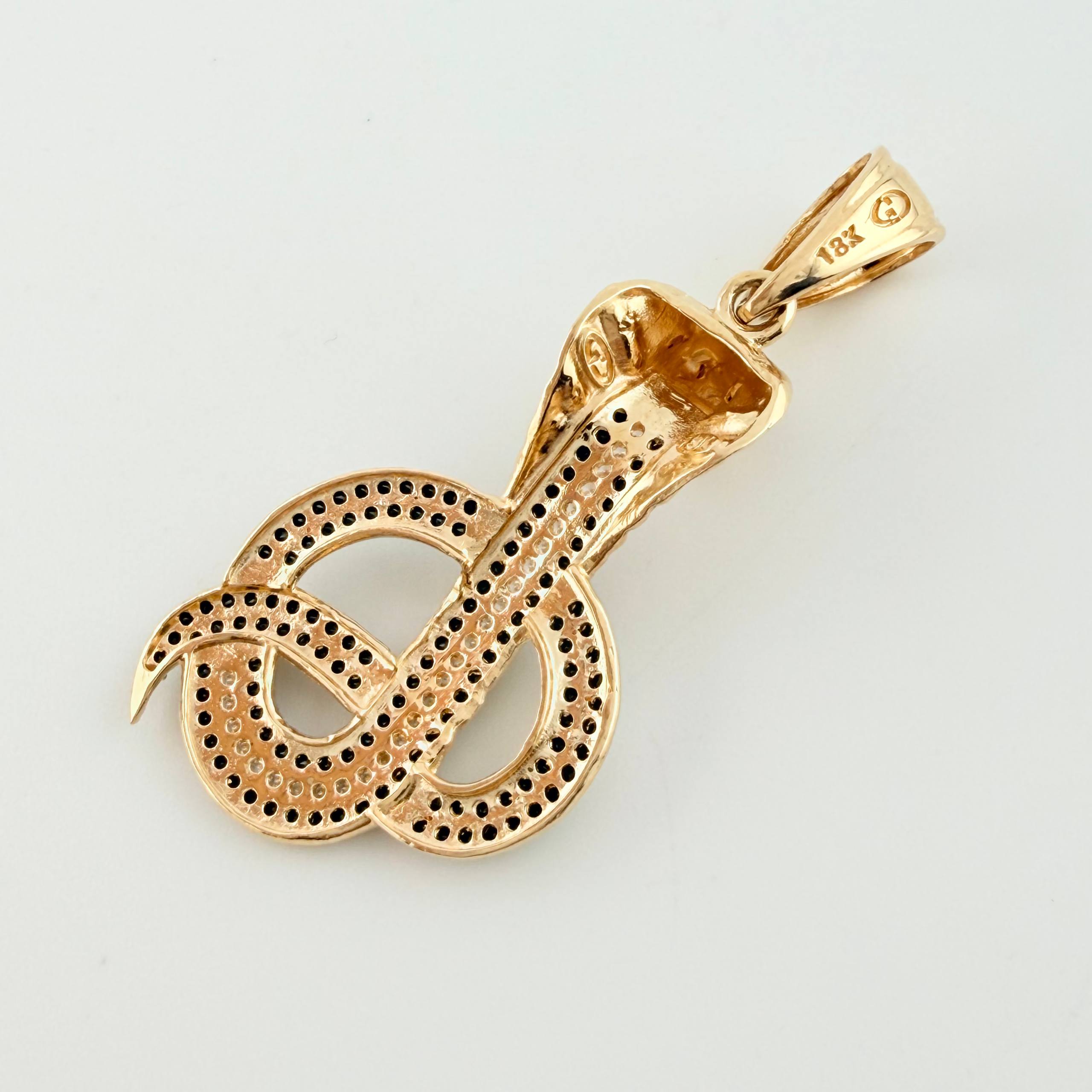 Dije Cobra 6gr / 4.8cm / Oro Amarillo 18K ©