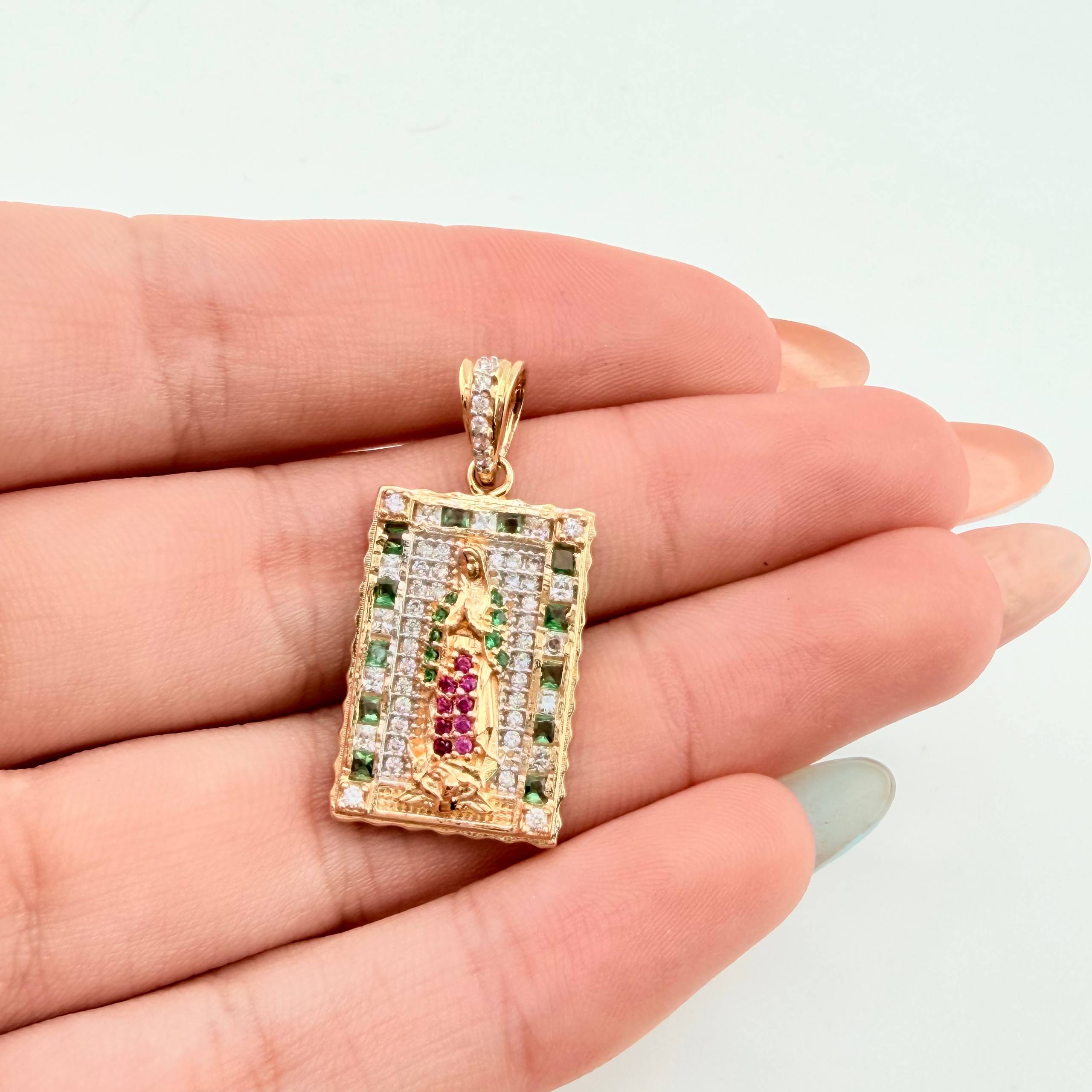 Dije Virgen Guadalupe 4.1gr / 2.9cm / Oro Amarillo 18K ©