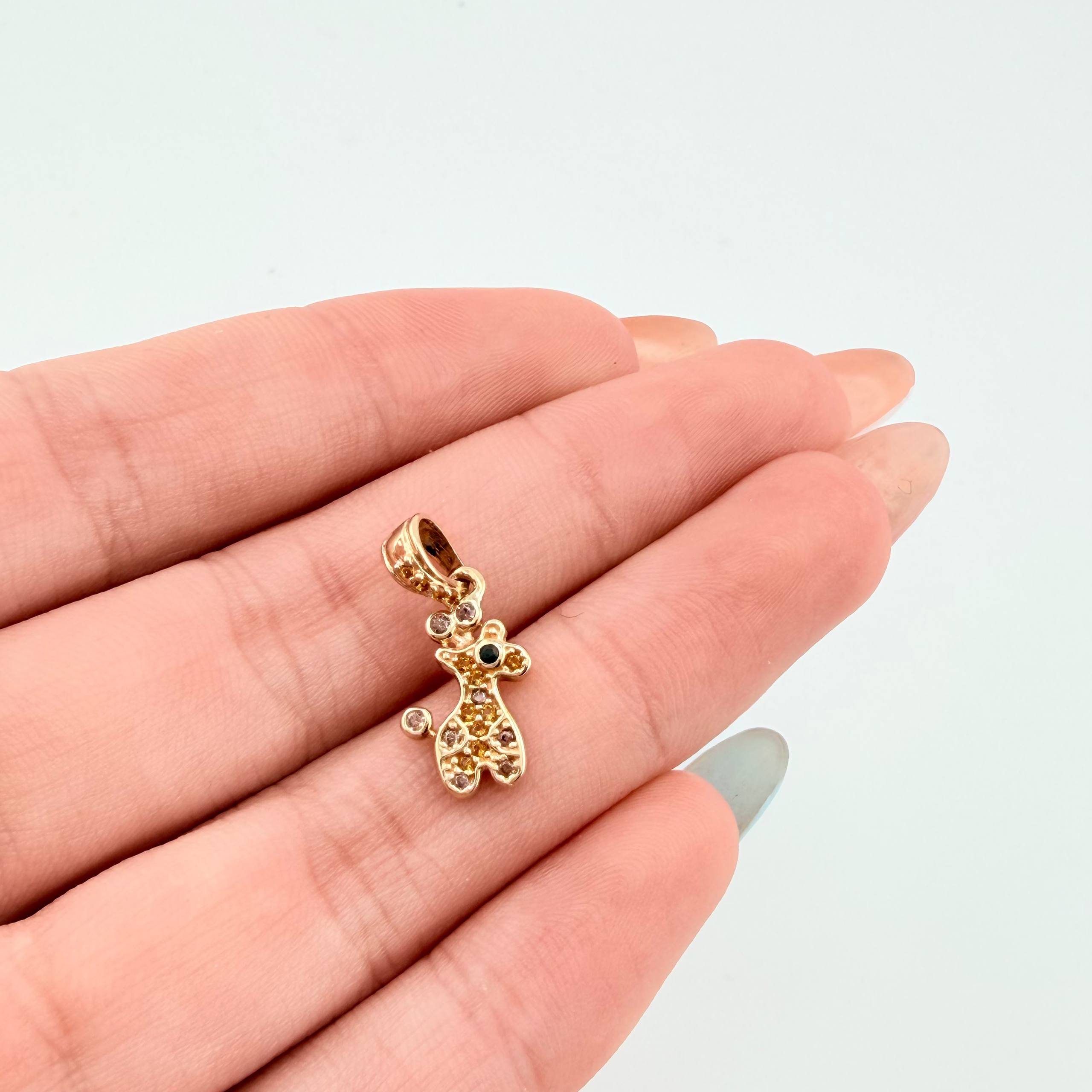 Dije Jirafa 1.1gr / 1.9cm / Oro Amarillo 18K ©