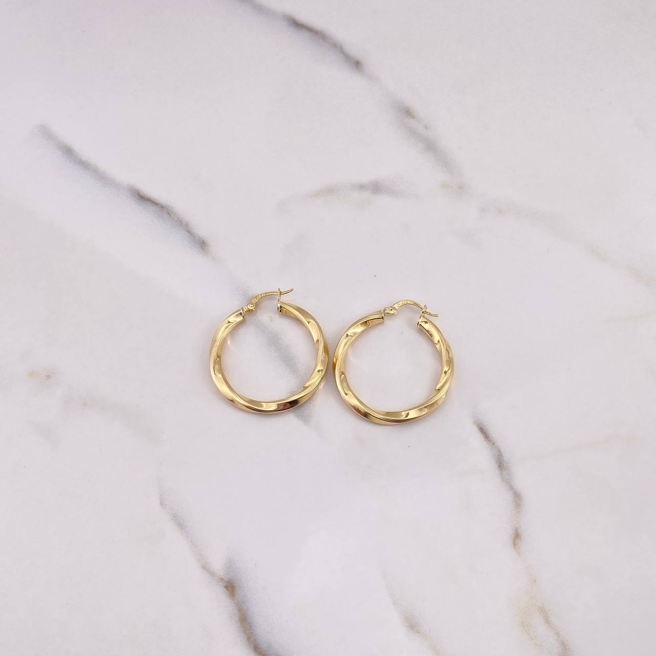 Candongas Mai 3.55gr / 3.4cm / Rayadas Oro Amarillo 18K #