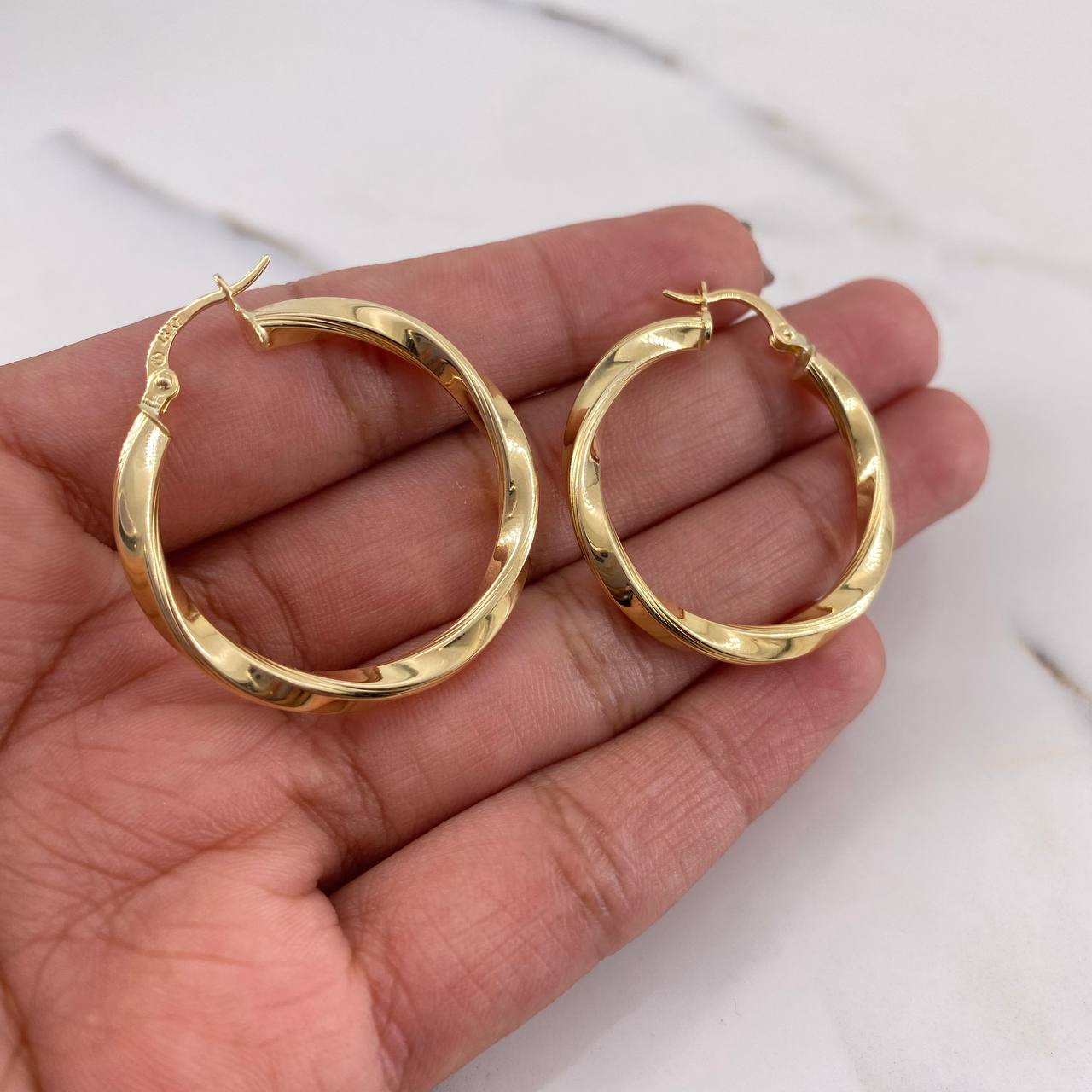 Candongas Mai 3.55gr / 3.4cm / Rayadas Oro Amarillo 18K #