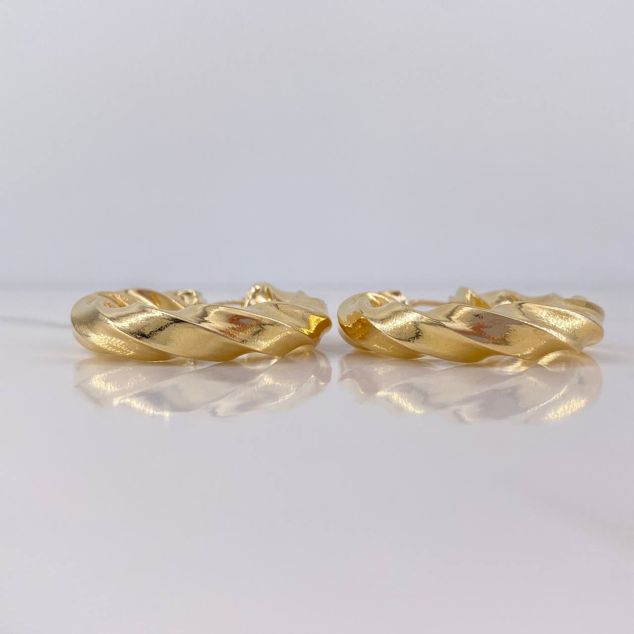 Candongas Kari 8.4gr / 3.5cm / Entorchadas Oro Amarillo 18K #