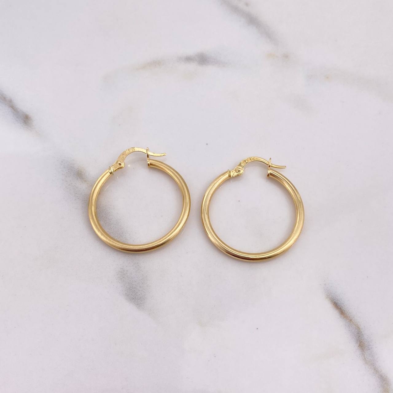 Candongas Jass 1.65gr / 2.6cm / Delgadas Lisas Oro Amarillo 18K #