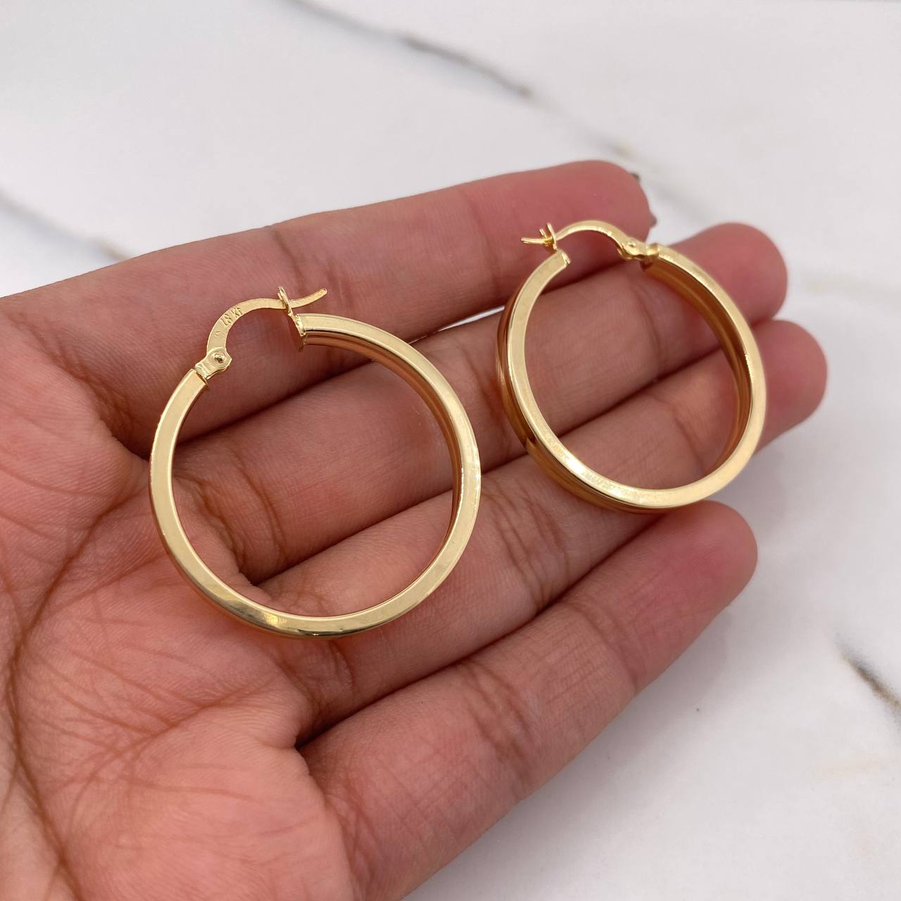 Candongas Diani 3.5gr / 3.2cm / Lisas Oro Amarillo 18K $