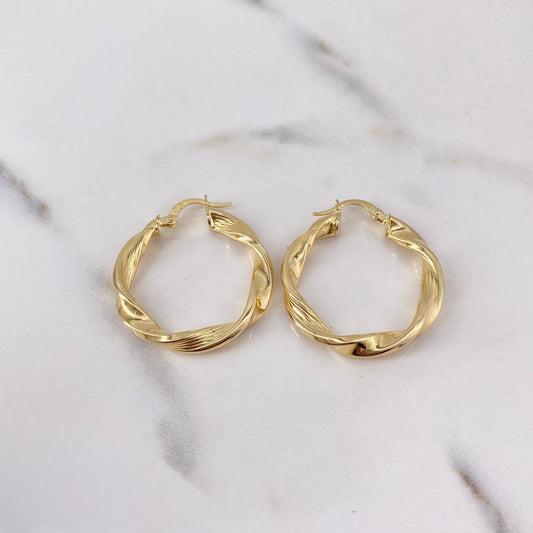 Candongas Jenn 3.95gr / 3cm / Rayadas Entorchadas Oro Amarillo 18K $