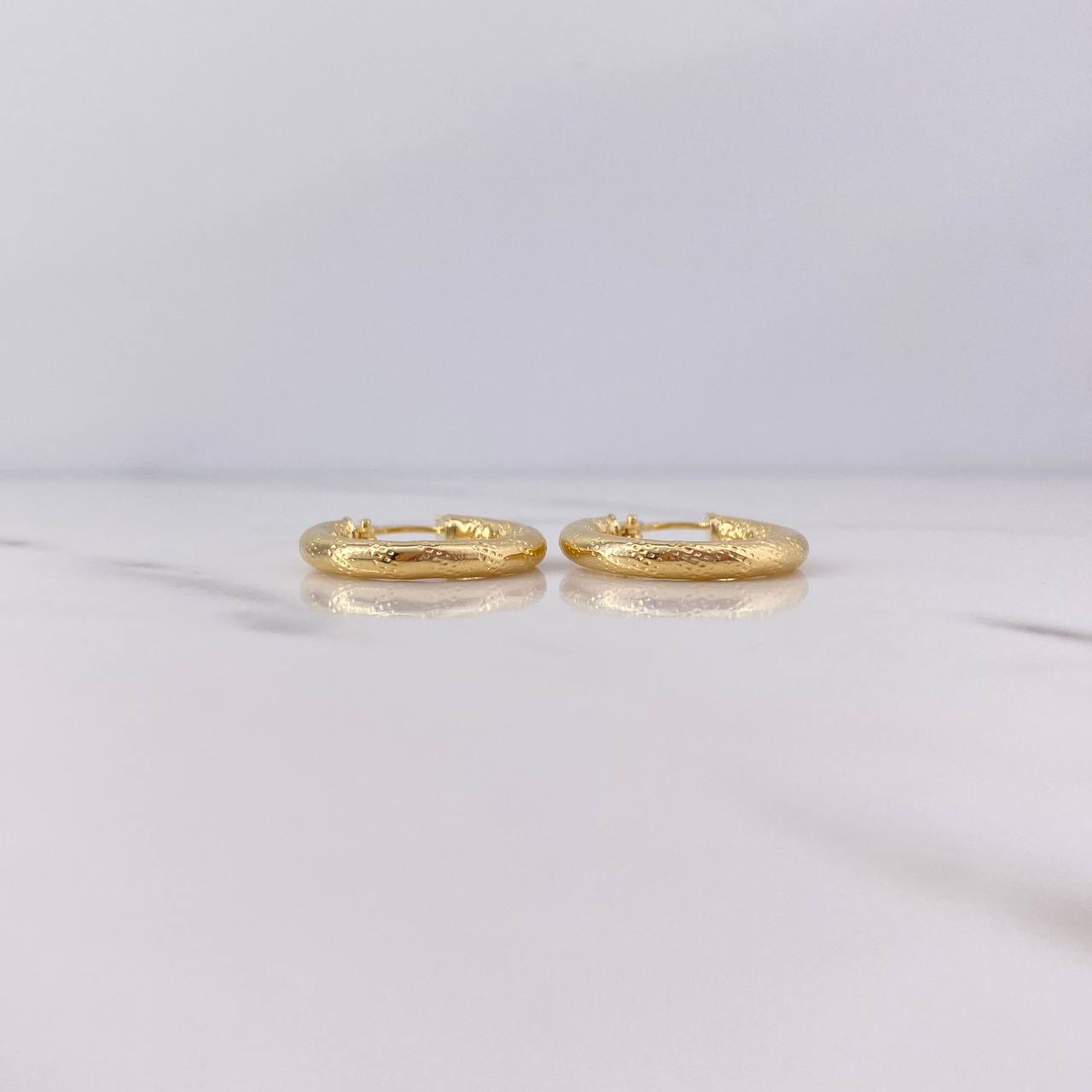 Candongas Tefi 2.3gr / 2.2cm / Punteadas Oro Amarillo 18K #