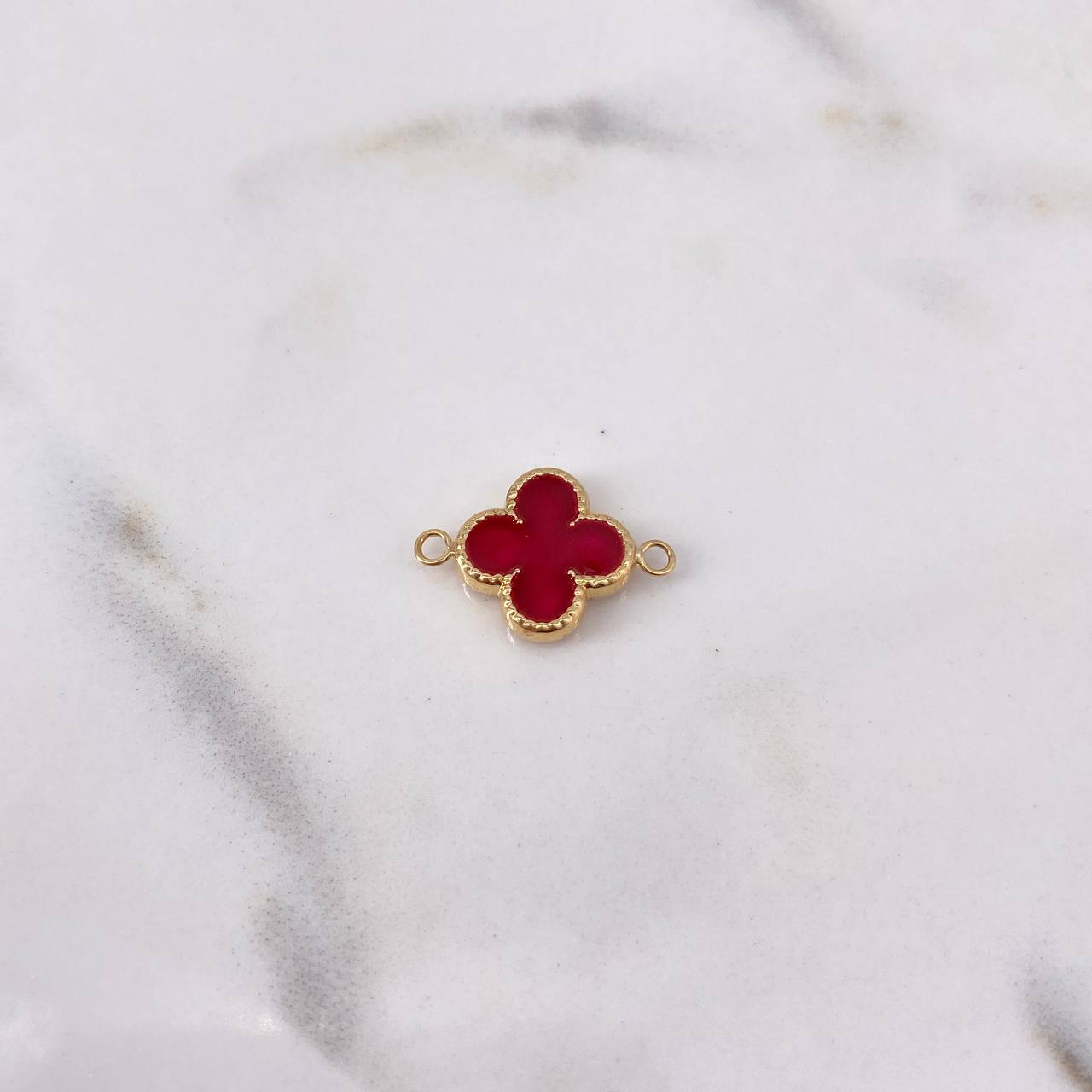 Herraje Trebol 0.85gr / 1.8cm / Electroestático Rojo Oro Amarillo 18K $
