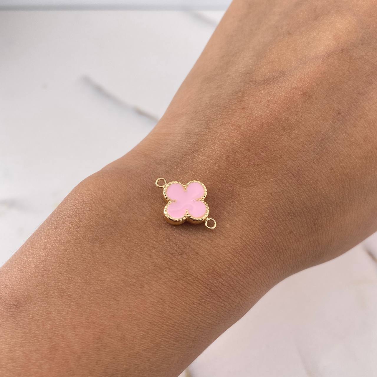 Herraje Trebol 0.75gr / 1.8cm / Electroestatico Rosado Oro Amarillo 18K $