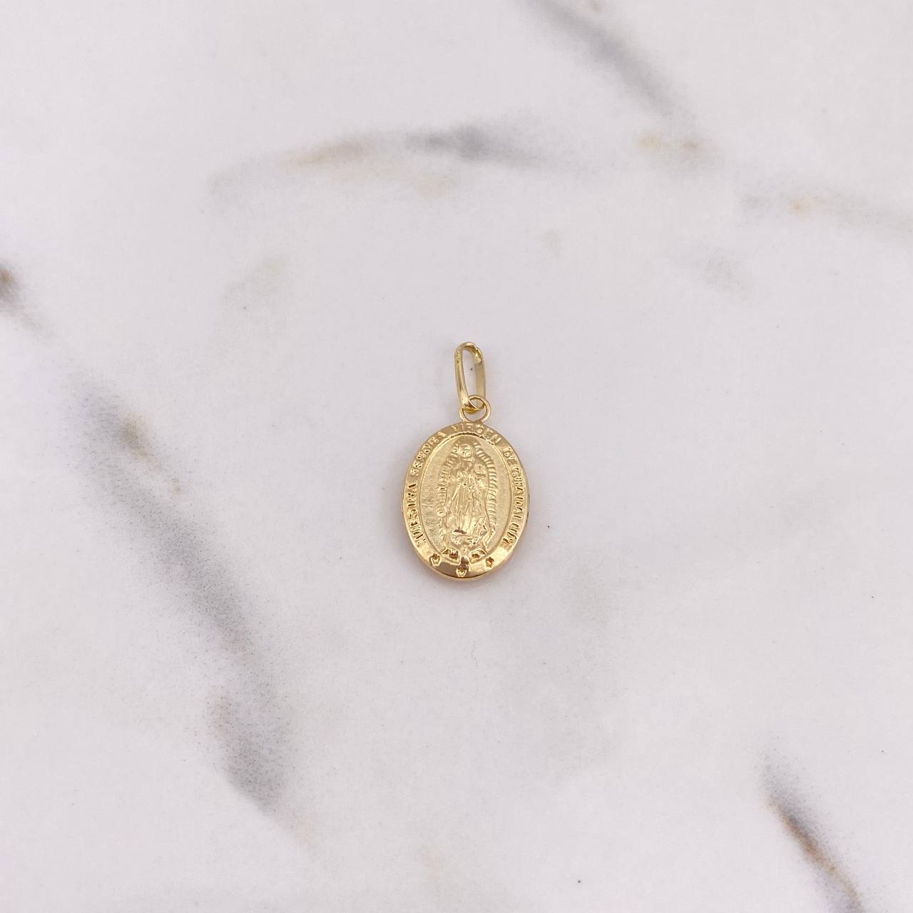 Dije Virgen Guadalupe 0.8gr / 2.4cm / Troquelado Oro Amarillo 18K #