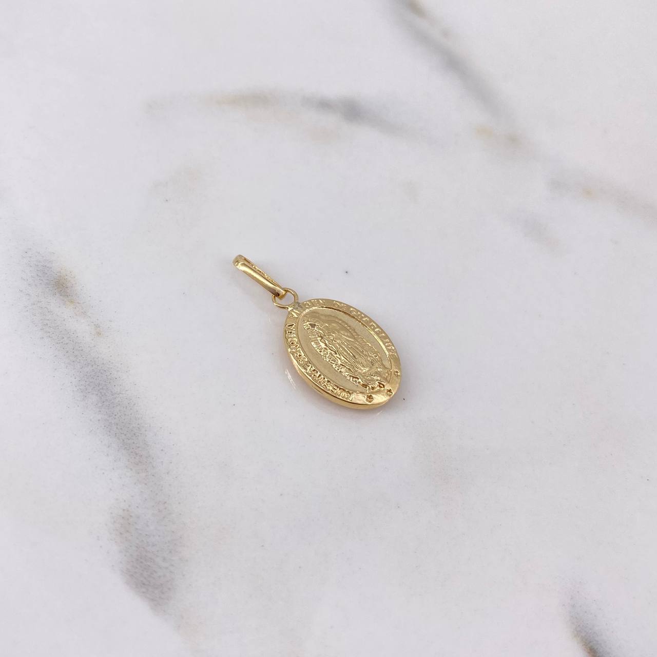 Dije Virgen Guadalupe 0.8gr / 2.4cm / Troquelado Oro Amarillo 18K #