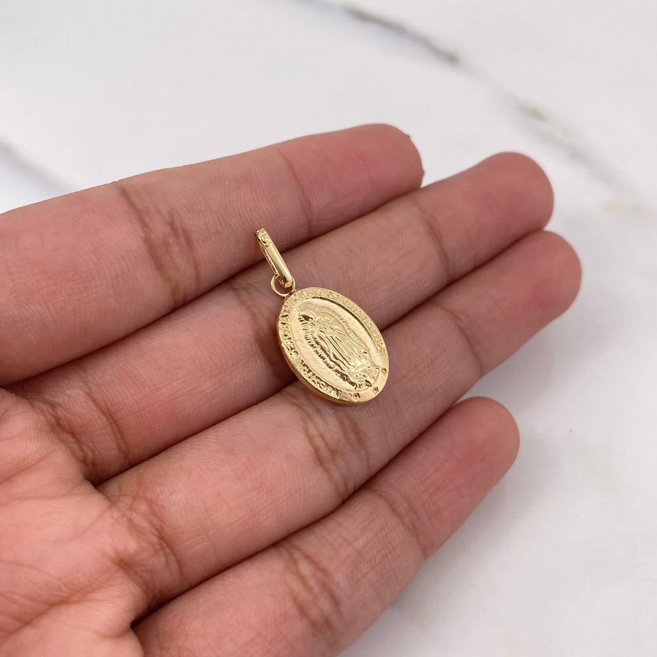 Dije Virgen Guadalupe 0.8gr / 2.4cm / Troquelado Oro Amarillo 18K #