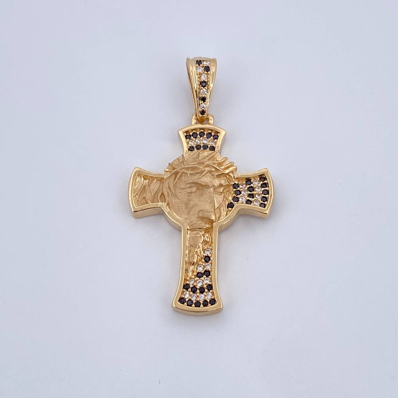 Dije Cruz Rostro Cristo 6.65gr / 4.2cm / Circones Negros Blancos Oro Amarillo 18K &