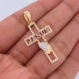 Dije Cruz Jesus 2.3gr / 3.7cm / Circones Blancos Dos Oros Amarillo Blanco 18K &