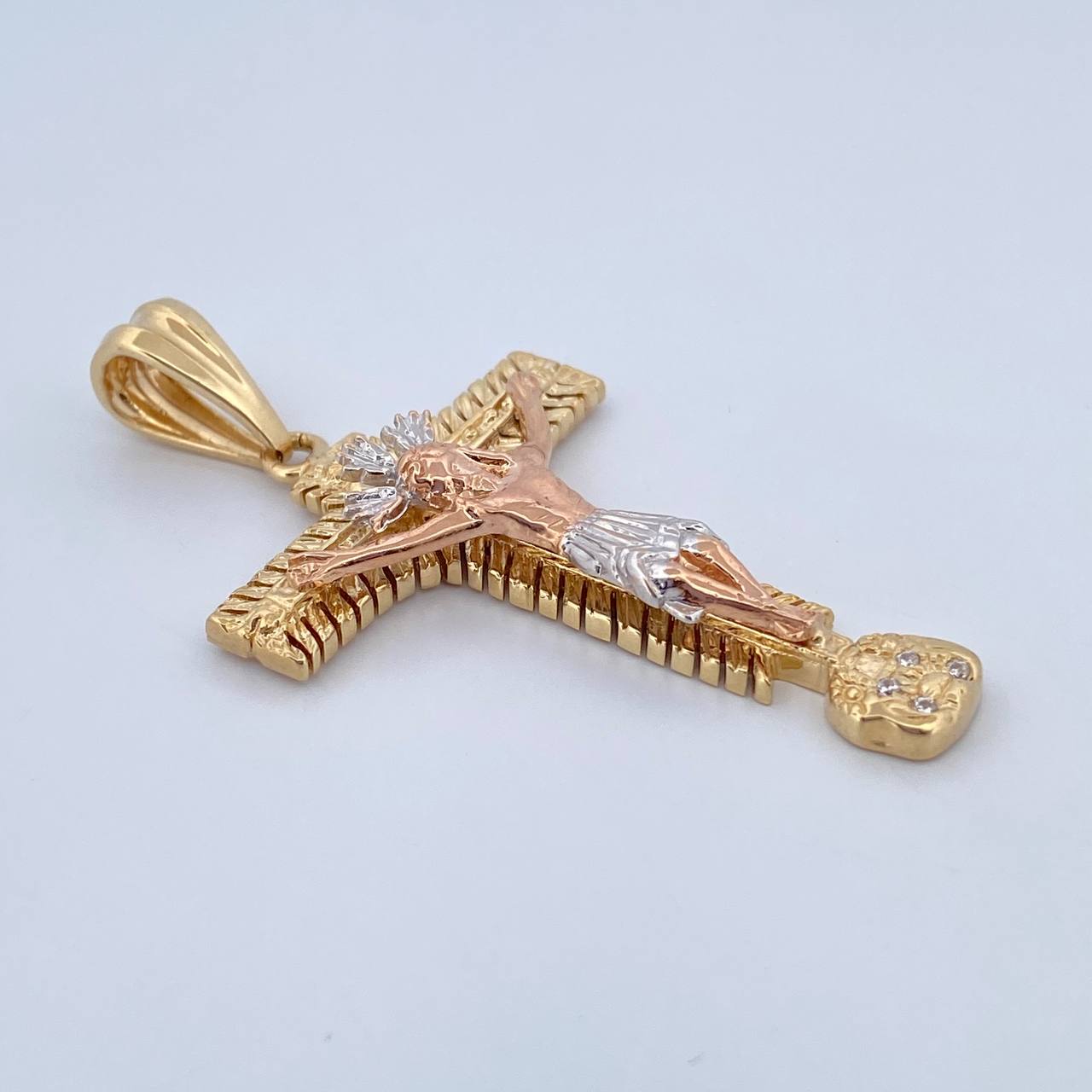 Dije Cruz Cristo Milagroso De Buga 9.3gr / 5.5cm / Circones Blancos Tres Oros 18K &