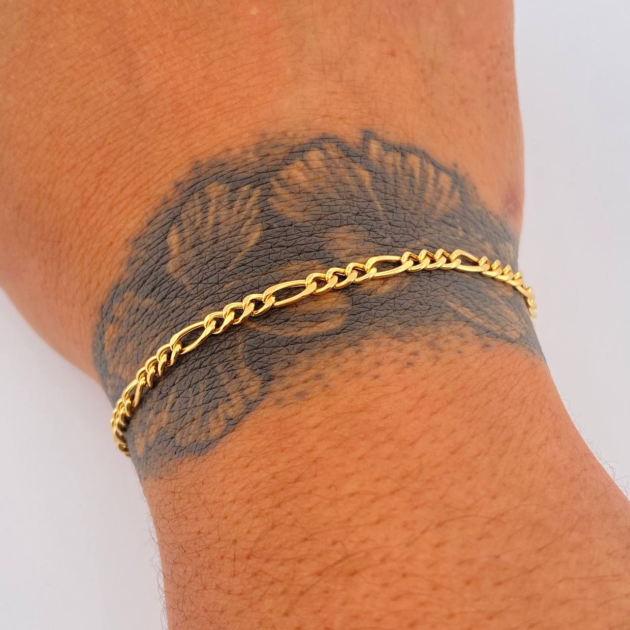 Pulso Figaro 2.3gr / 19cm / +1 Oro 18K &