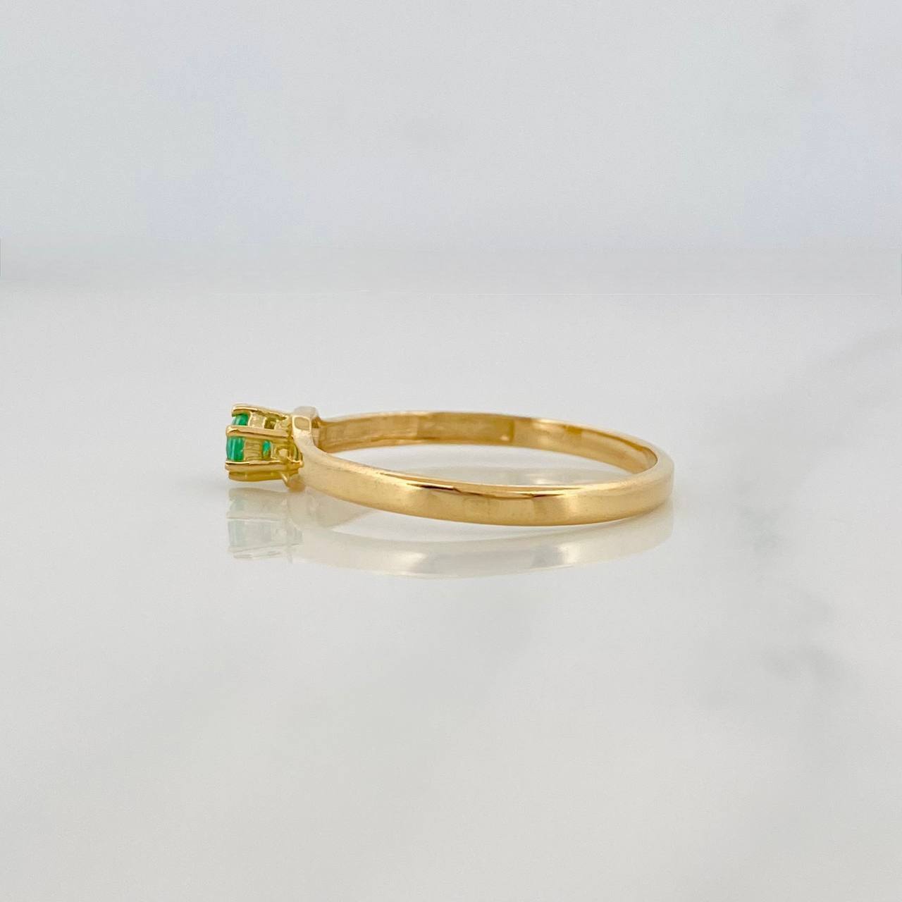 Anillo Solitario Esmeralda 10pts 1.35g / T7 Oro Amarillo 18K