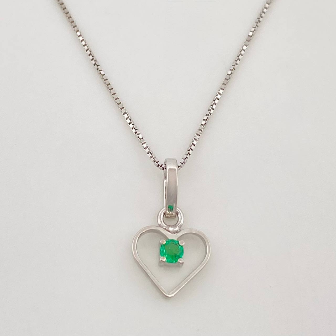 Set Cadena Veneciana + Dije Sliueta Corazón Esmeralda 4pts / 1.3g / 45cm Oro Blanco 18K