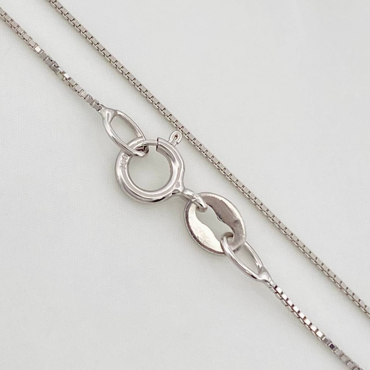 Set Cadena Veneciana + Dije Sliueta Corazón Esmeralda 4pts / 1.3g / 45cm Oro Blanco 18K