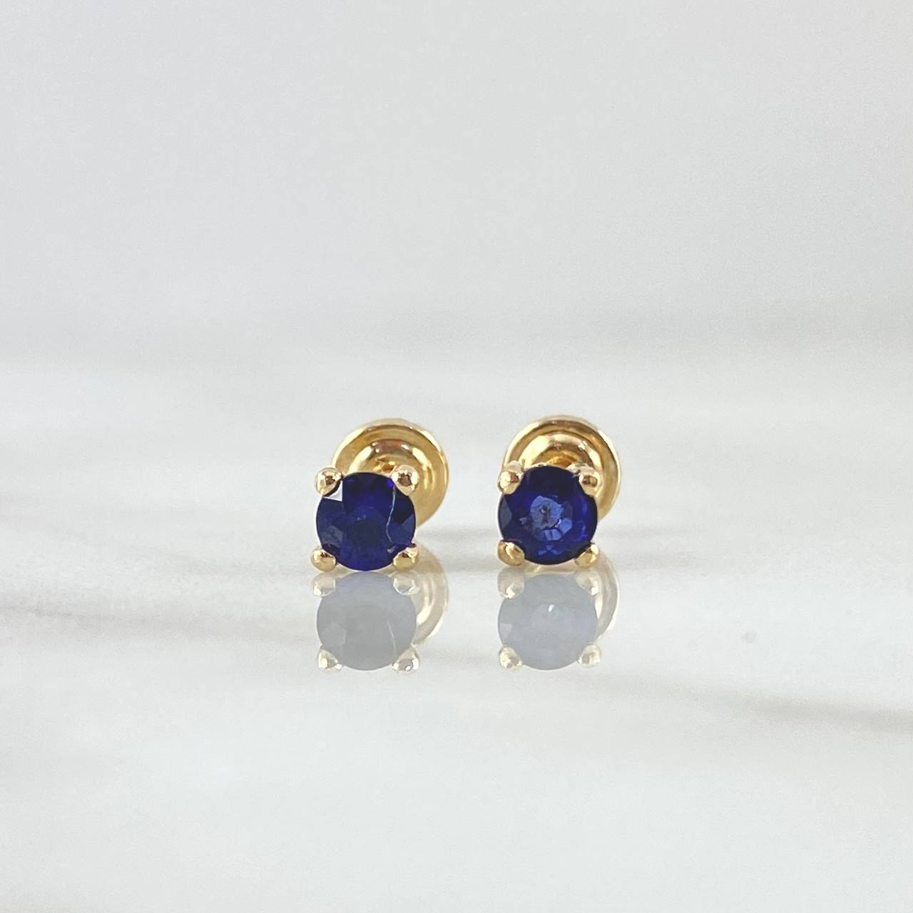 Topos Piedra 1.05gr / 3.8mm Safiros 50pts Oro Amarillo 18K (Joya) ©