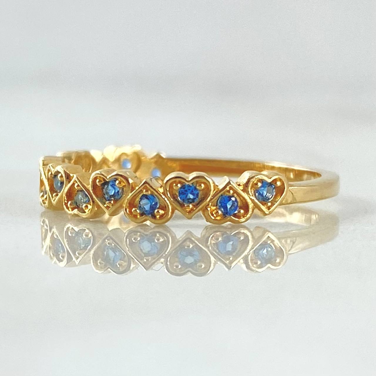 Anillo Corazones Intercalados 1.7gr / T5 1/2 / Oro 18K