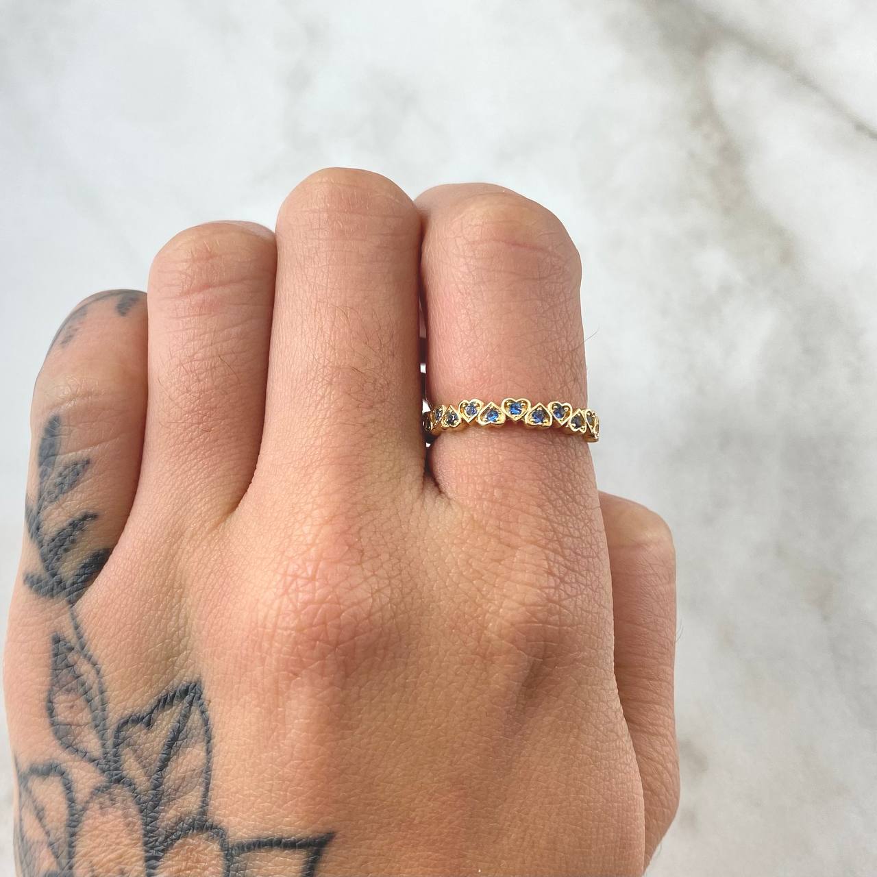 Anillo Corazones Intercalados 1.7gr / T5 1/2 / Oro 18K
