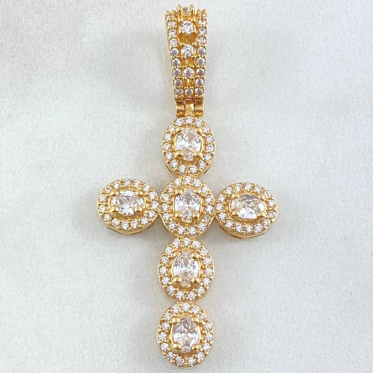 Dije Cruz Tupida 4.85gr / 4.5cm / Oro 18K