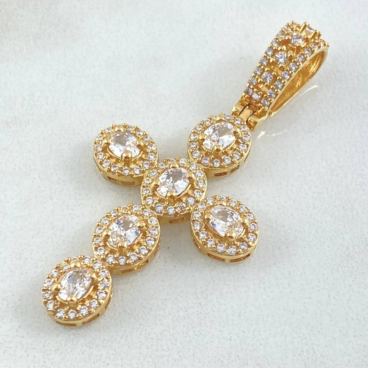 Dije Cruz Tupida 4.85gr / 4.5cm / Oro 18K