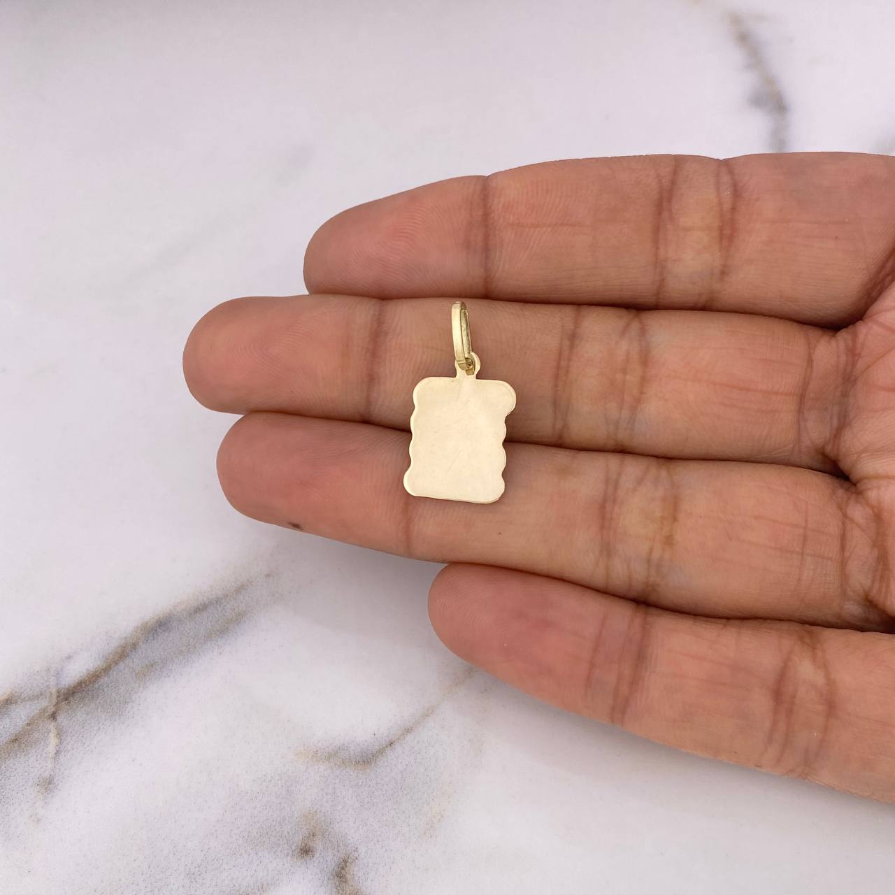 Dije Placa Pergamino 0.95gr / 2.2cm - 1.2*1.4cm / Plana Oro Amarillo 18K #