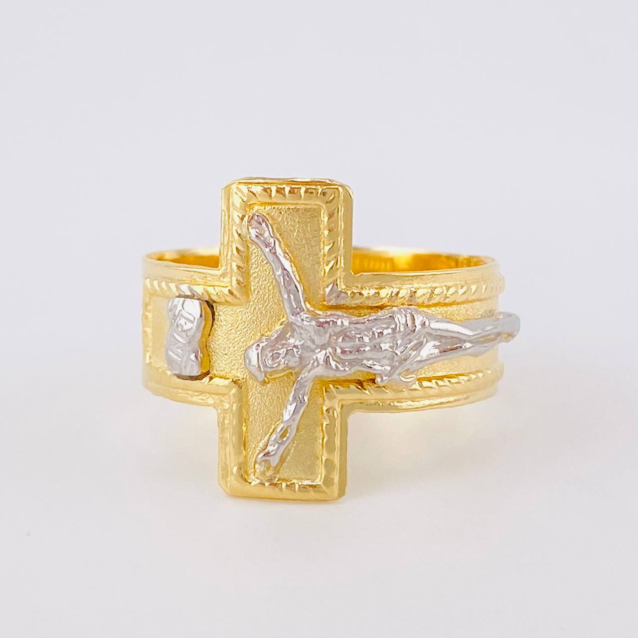 Anillo Cruz Cristo 4.25g / T10 1/2 Dos Oros Amarillo Blanco 18K