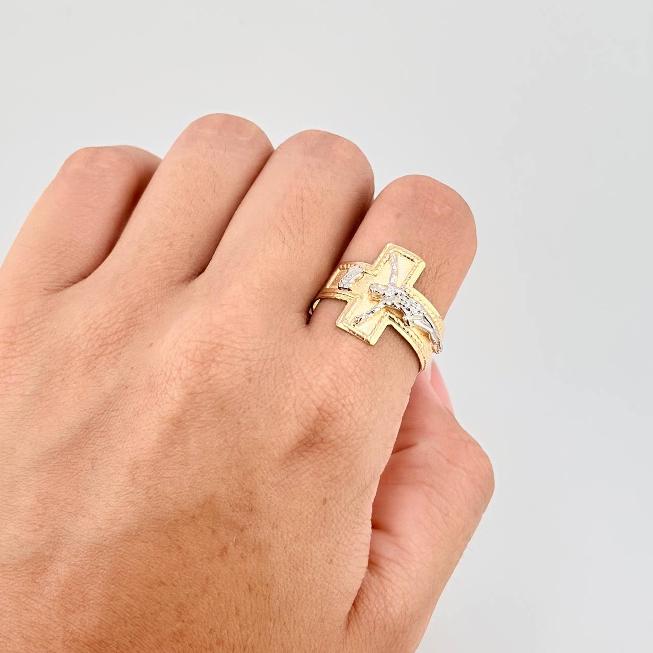 Anillo Cruz Cristo 4.25g / T10 1/2 Dos Oros Amarillo Blanco 18K