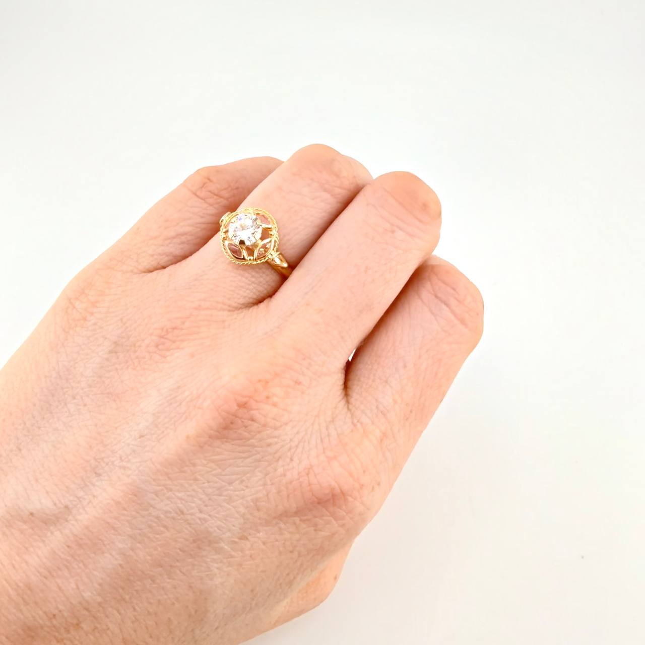 Anillo Solitario Aura Vintage 1.9 g / T7 Oro Amarillo 18K