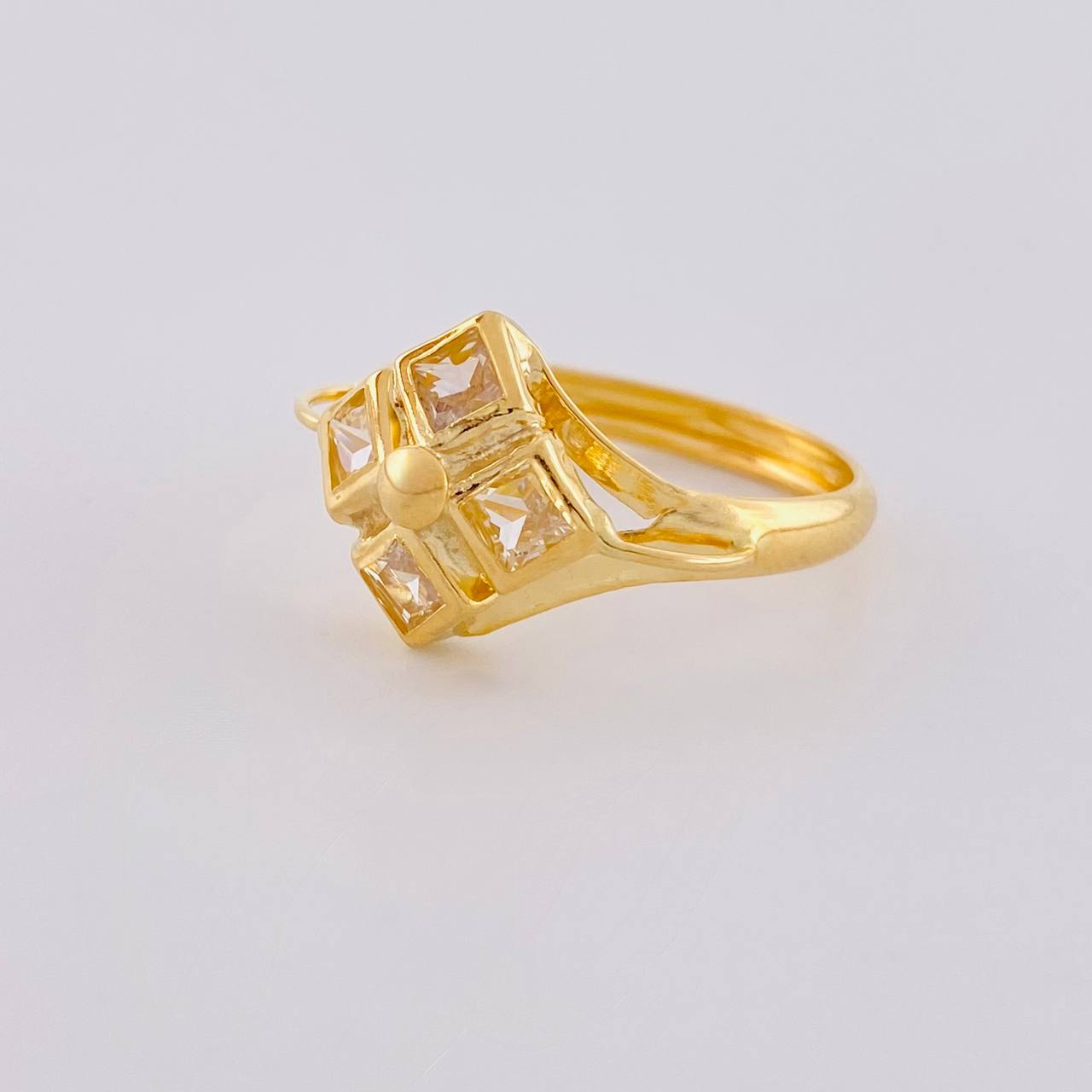 Anillo Rombo Imperial 1.8 g / T9 Oro Amarillo 18K