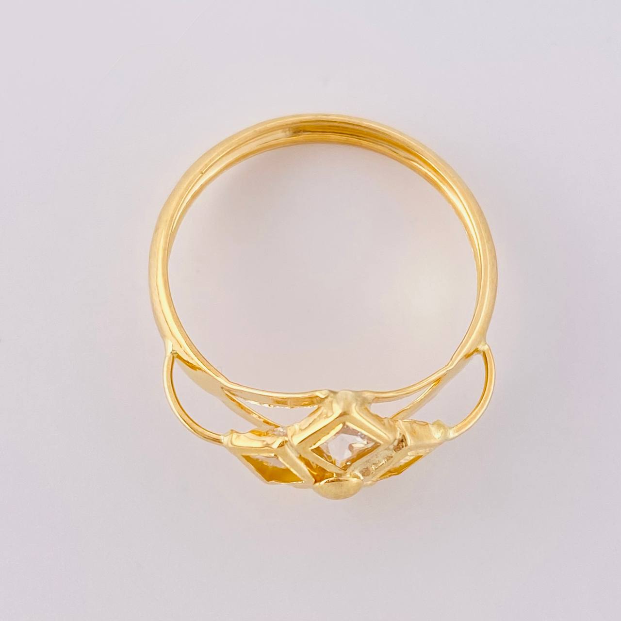 Anillo Rombo Imperial 1.8 g / T8 3/4 Oro Amarillo 18K