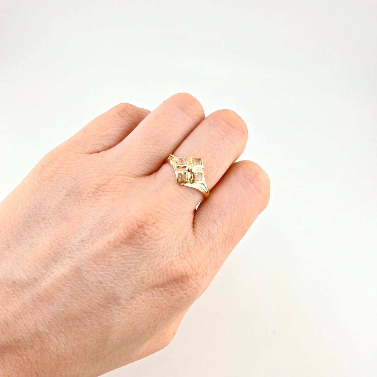 Anillo Rombo Imperial 1.8 g / T8 3/4 Oro Amarillo 18K