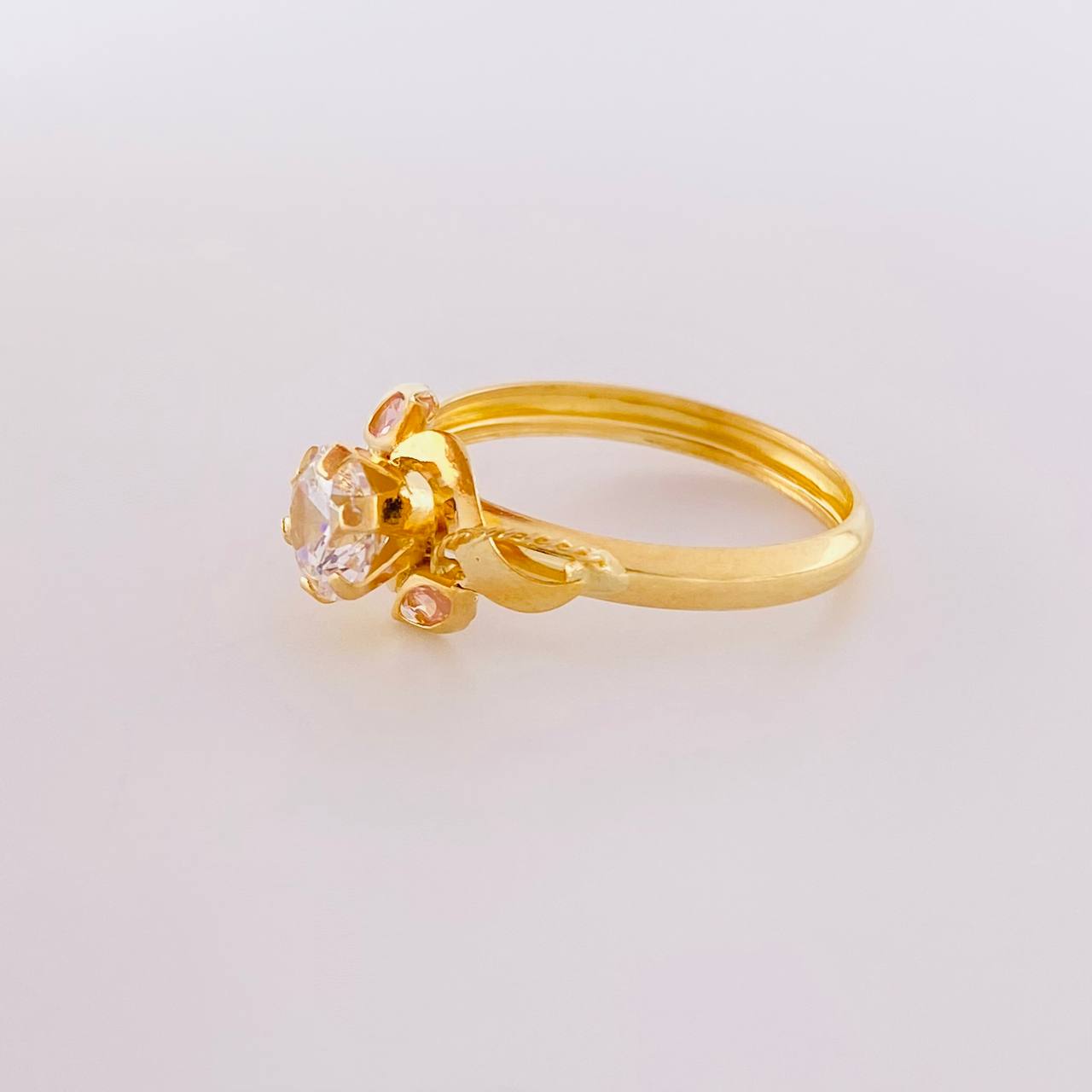 Anillo Solitario Flor De Cristal 1.7 g / T9 Oro Amarillo 18K