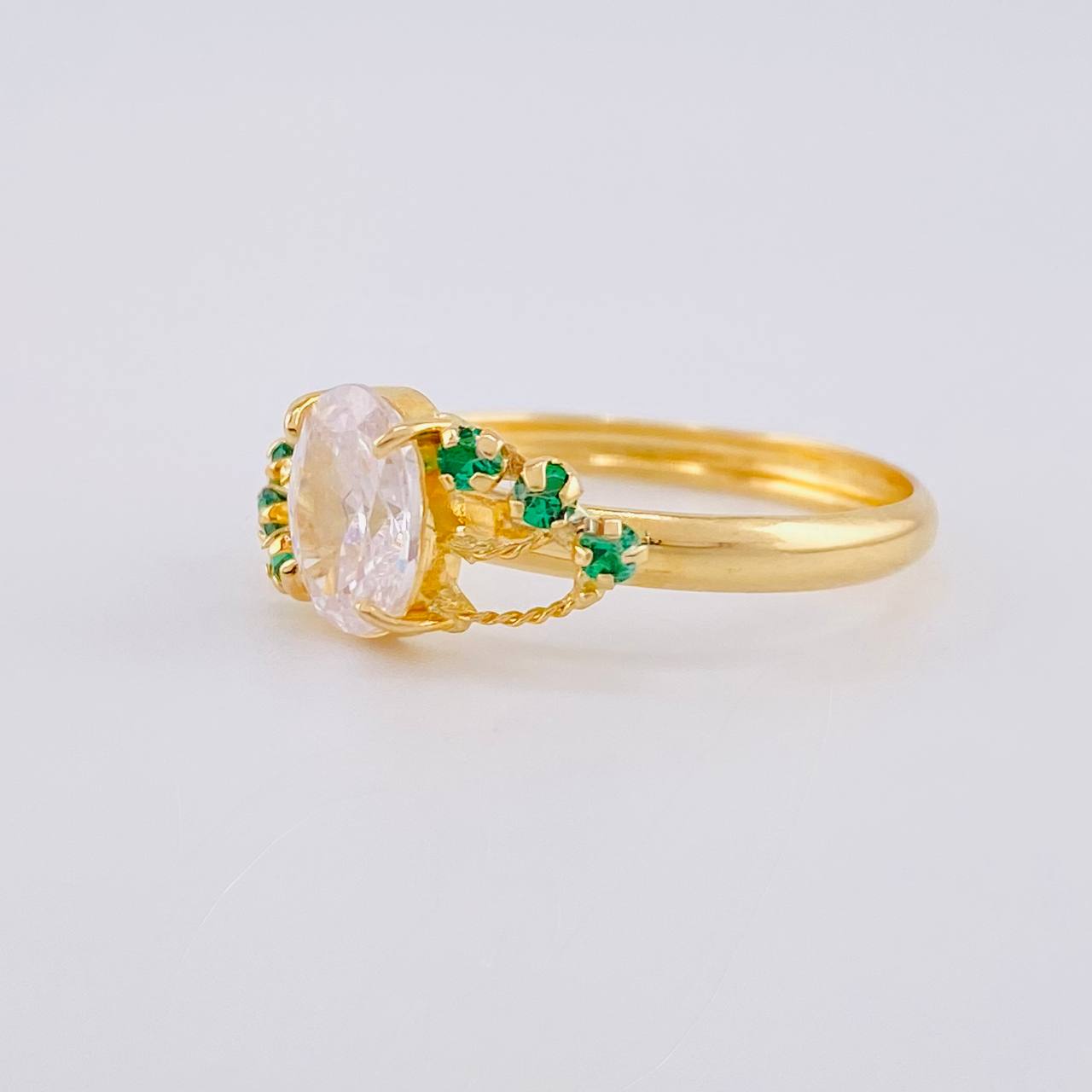 Anillo Solitario Cristal 1.85 g / T8 1/2 Oro Amarillo 18K