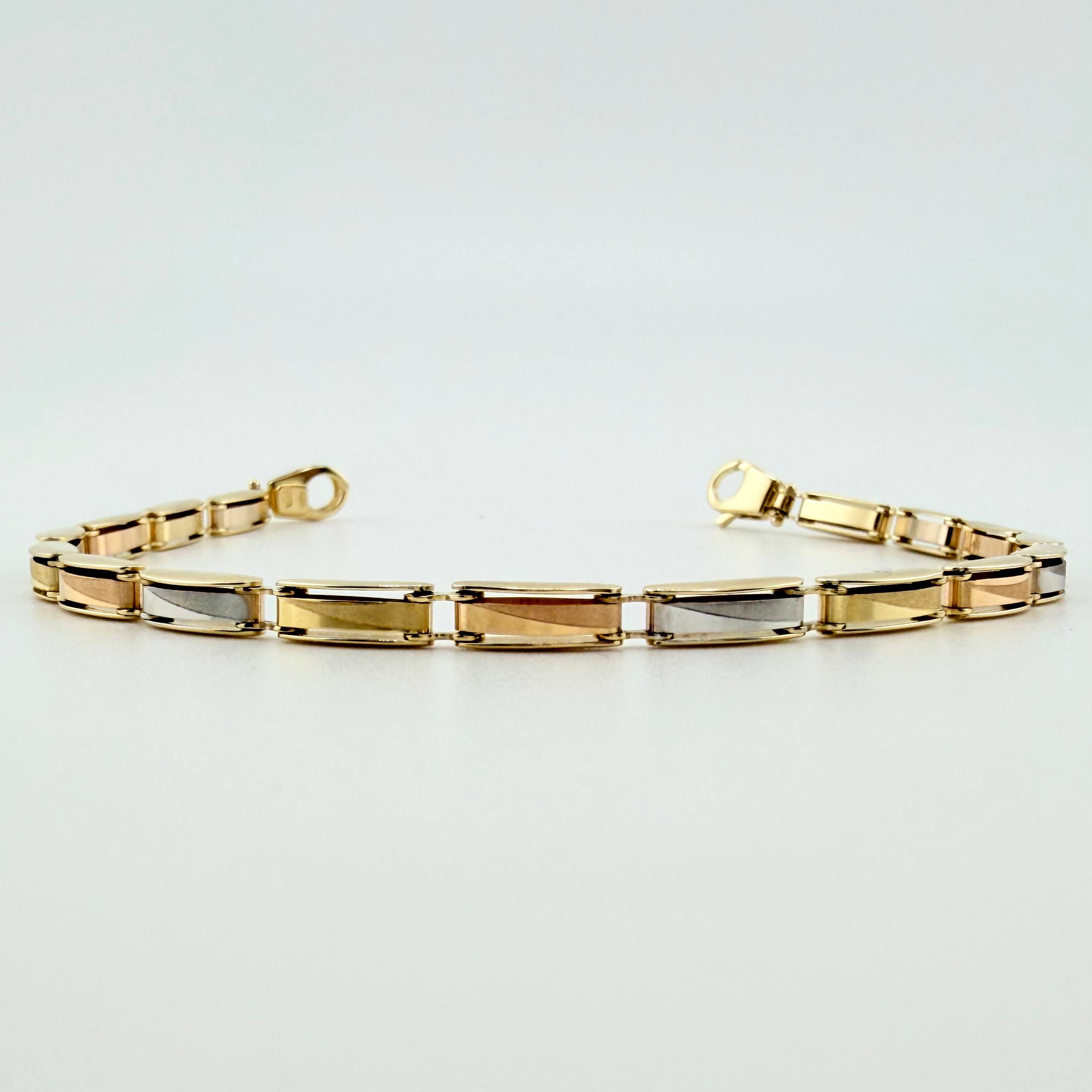 Pulso Rustico Triada 10.65gr / 21cm / 4mm Tres Oros +4 18K ©