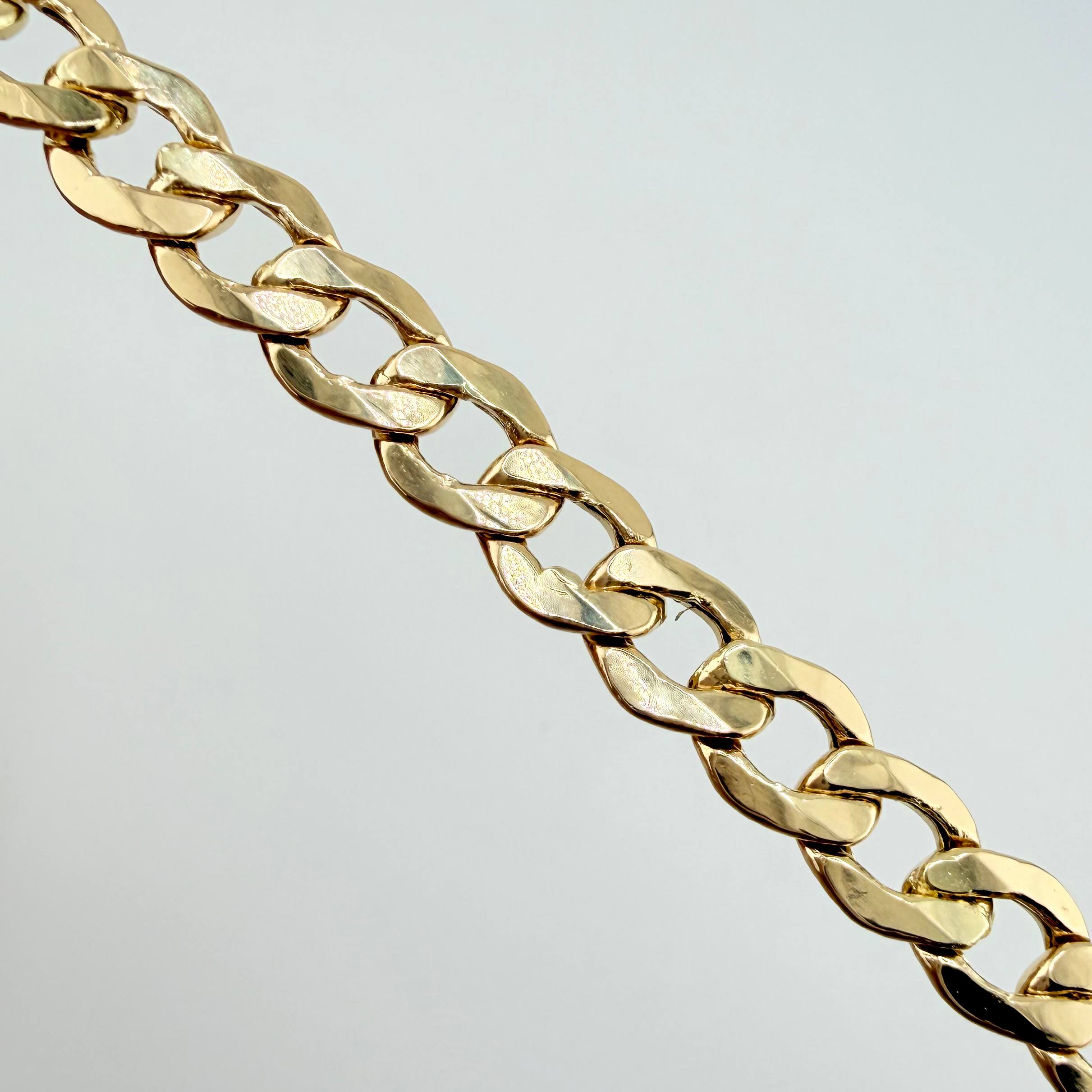 Pulso Cubano 10.65gr / 21.5cm / 7.7mm Oro Amarillo +4 18K ©