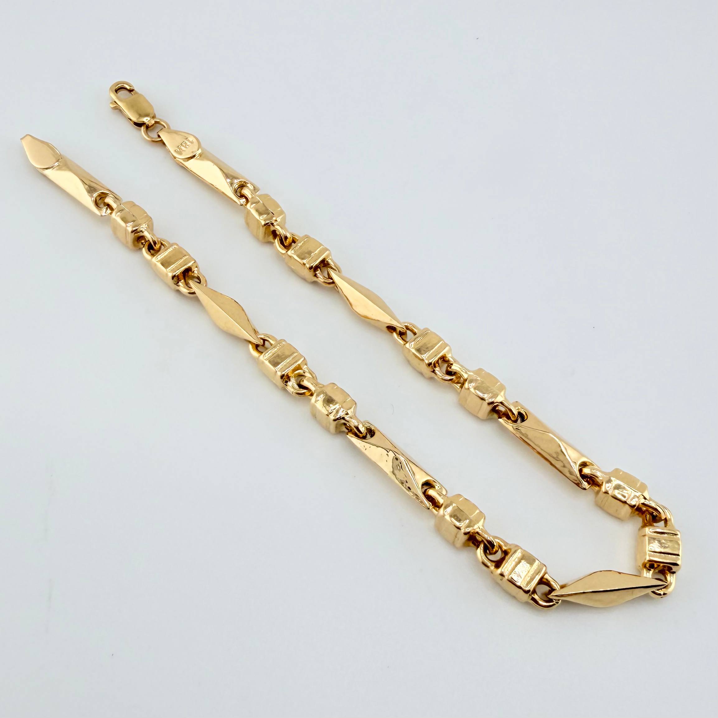 Pulso Rustico Español 6.4gr / 21cm / 3.7mm Oro Amarillo 18K ©