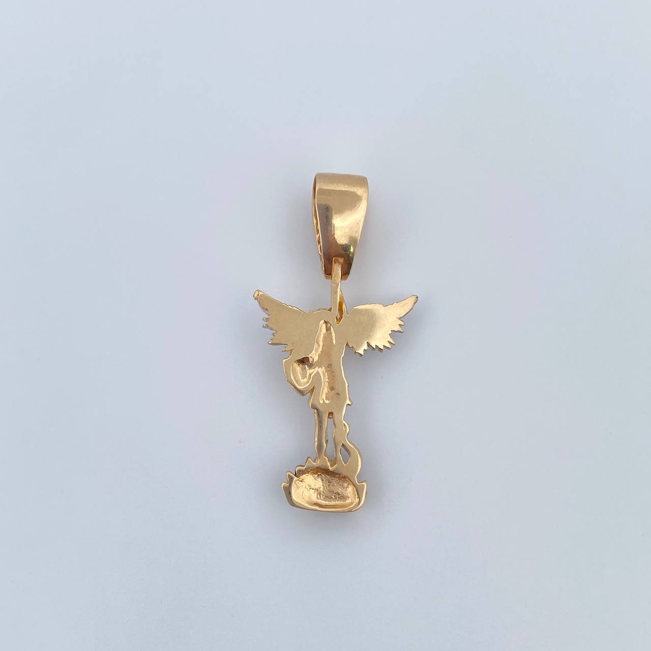Dije San Miguel Arcangel 4.8gr / 3.8cm / Tres Oros 18K $