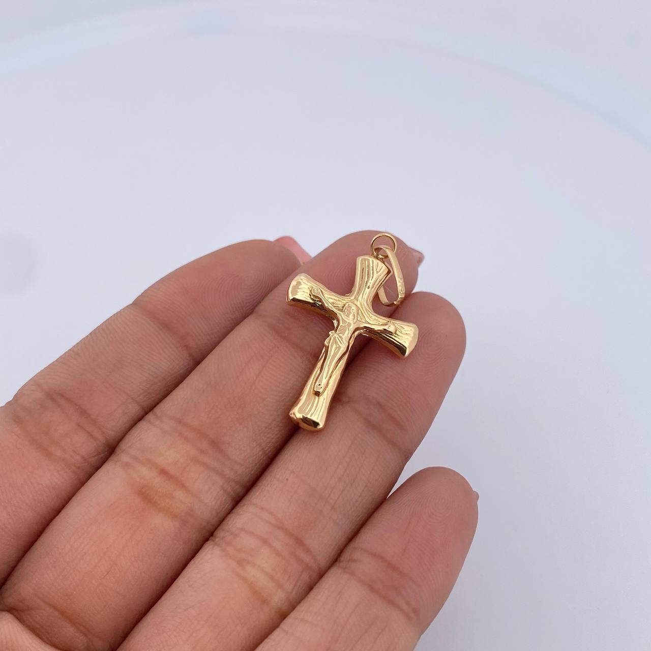 Dije Cruz Cristo 1.25gr / 3.5cm / Troquelado Oro Amarillo 18K &