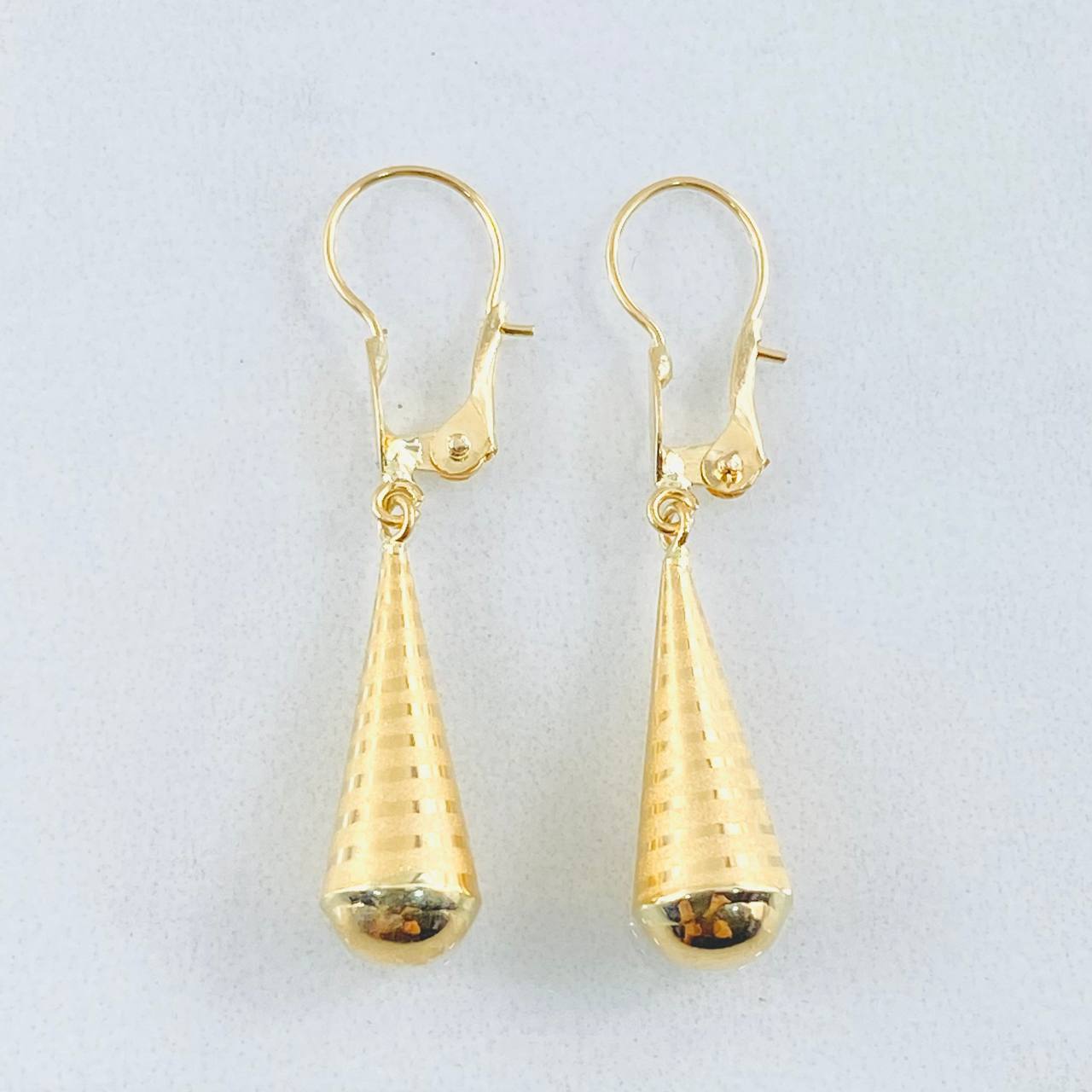 Candongas Lagrima 1.05gr / 3.3cm / Oro Amarillo 18K