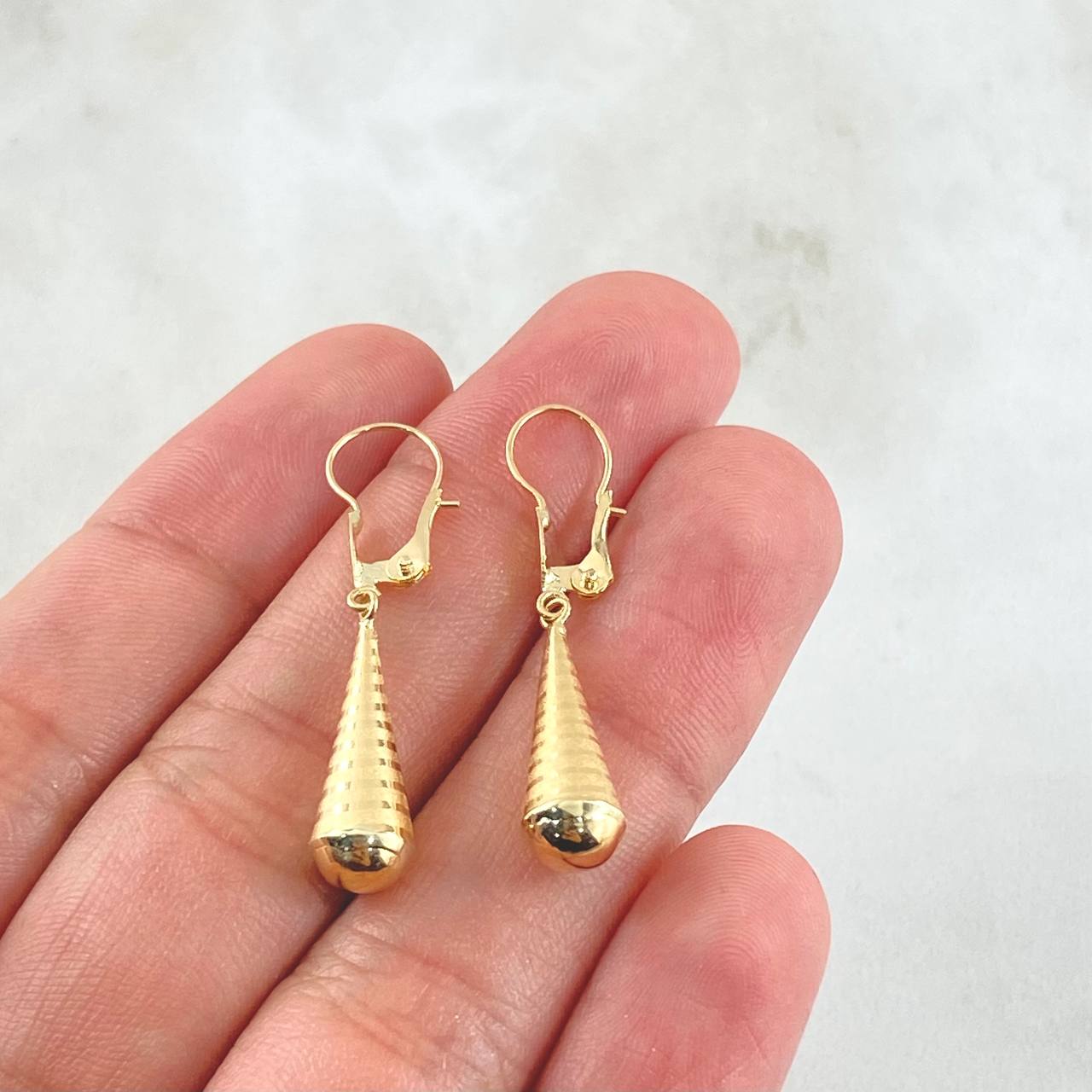Candongas Lagrima 1.05gr / 3.3cm / Oro Amarillo 18K