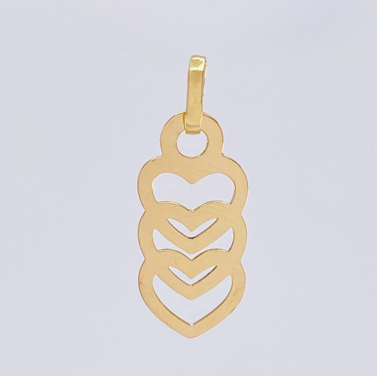 Dije Trio Corazones Silueta 0.5 g / 2.1 cm Oro Amarillo 18K