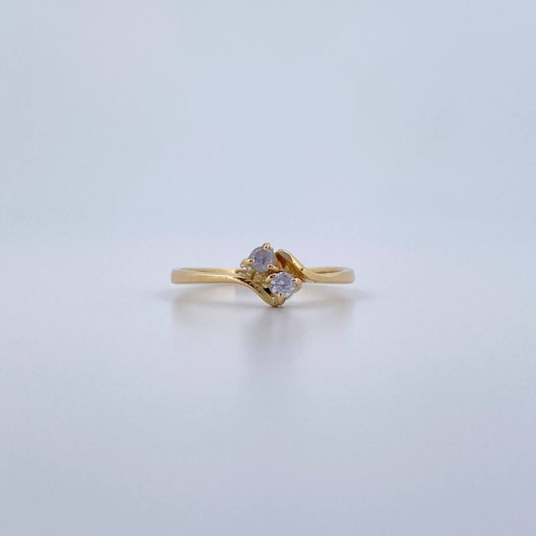 Anillo Linea Invertida 1.9gr / T7 1/4 / Circones Blancos Oro Amarillo 18K $