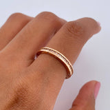 Anillo Argolla BV 3.8gr / T7 1/4 / Circones Blancos Oro Rosa 18K $