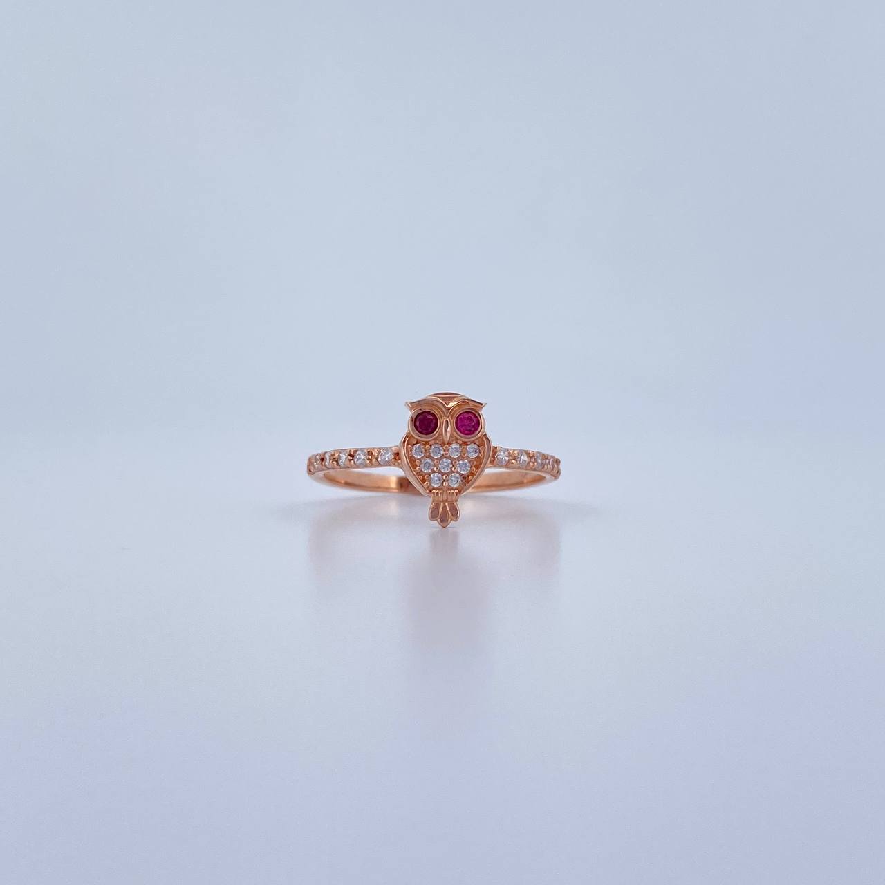Anillo Buho 1.85gr / T6 1/4 / Circones Fucsias Blancos Oro Rosa 18K $